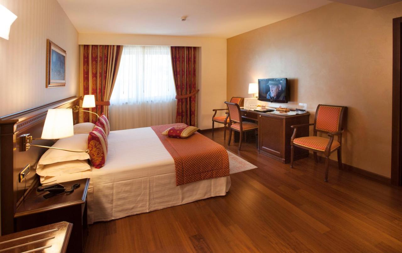 אלבה Hotel Calissano מראה חיצוני תמונה